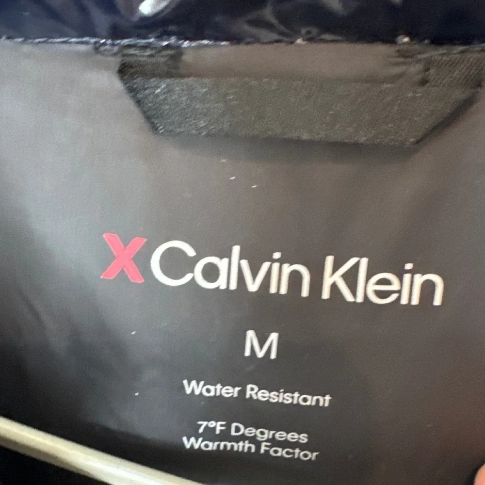 Calvin Klein Men's Glossy Black Puffer Jacket Water Resistant‎ Medium